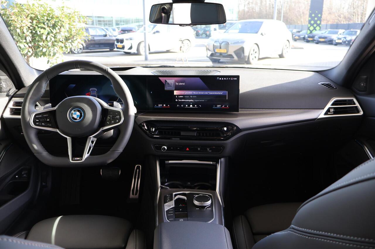 BMW 3-SERIE 330e M Sport Package Pro | Innovation Pack | Comfort Pack