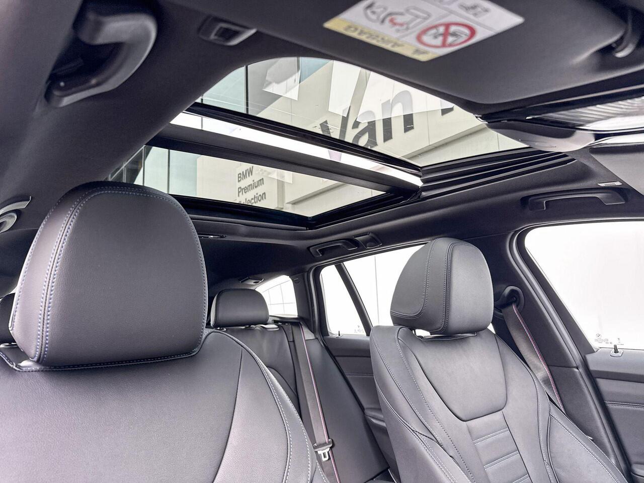 BMW 3-SERIE Touring 330e | M Sport Pro | Glazen Panoramadak | Innovation Pack