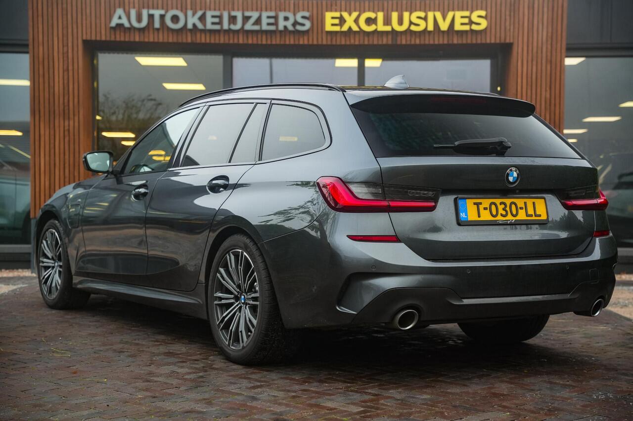 BMW 3-SERIE Touring 330e High Executive M Sport Panodak Harman Kardon HUD Leer Alcantara