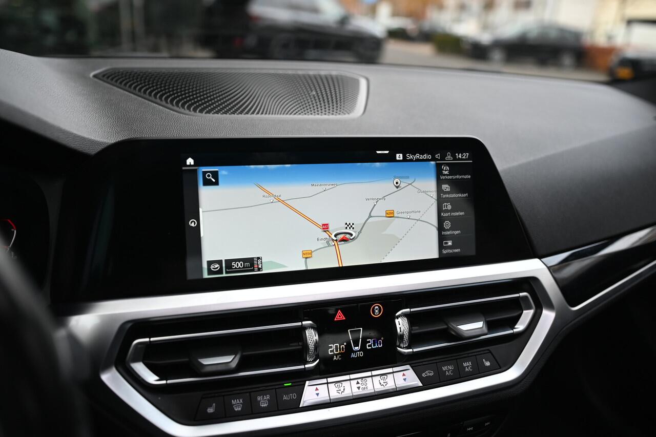 BMW 3-SERIE 320i Executive M Sport Automaat / Schuif-kanteldak / Sportstoelen / Head-Up / Comfort Access / M Sportonderstel / Live Cockpit Professional