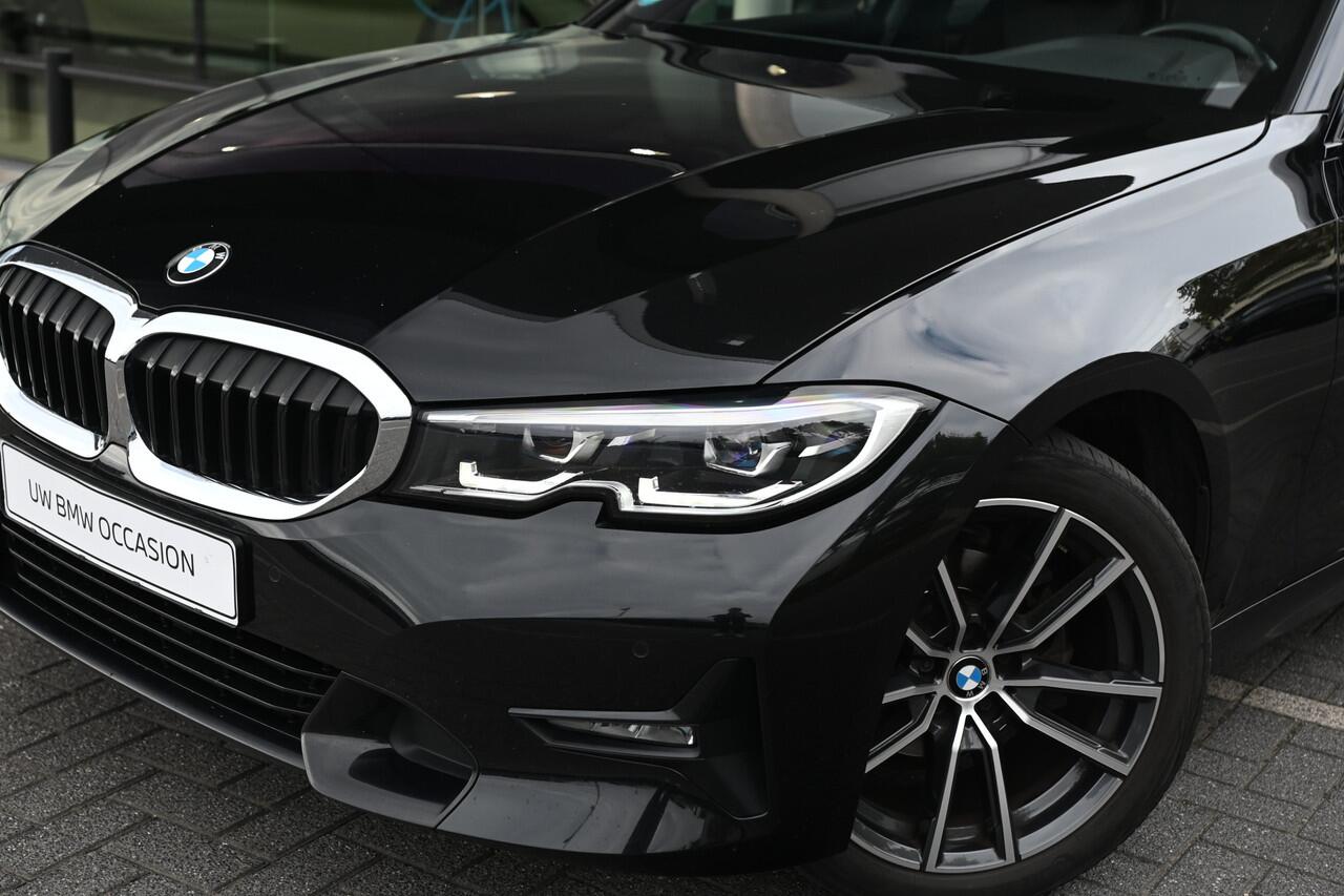 BMW 3-SERIE 318i Executive Sport Line Automaat / Sportstoelen / LED / Live Cockpit Professional / Stoelverwarming / Cruise Control