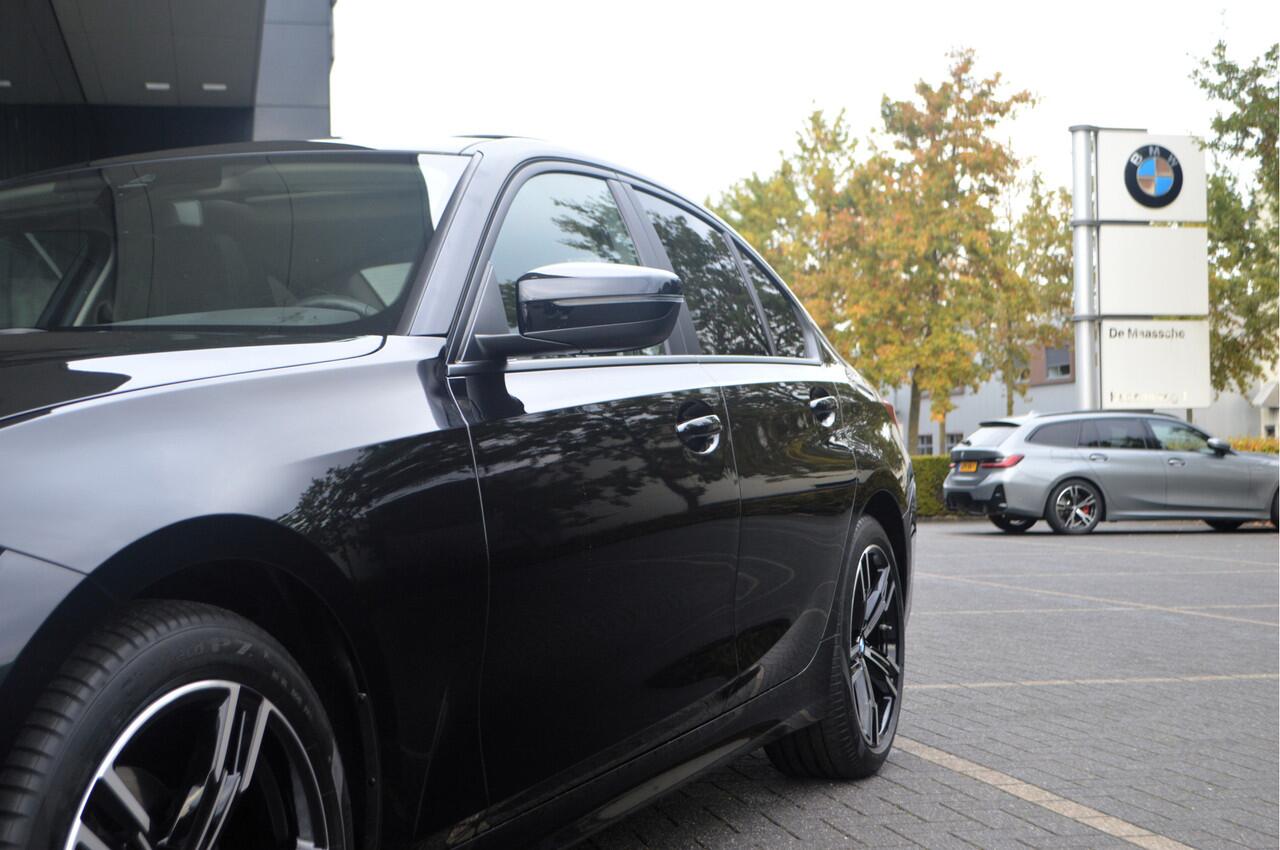 BMW 3-SERIE 320i High Executive Automaat / Schuif-kanteldak / Sportstoelen / Stoelverwarming / Airconditioning / Cruise Control / PDC / Live Cockpit Professional