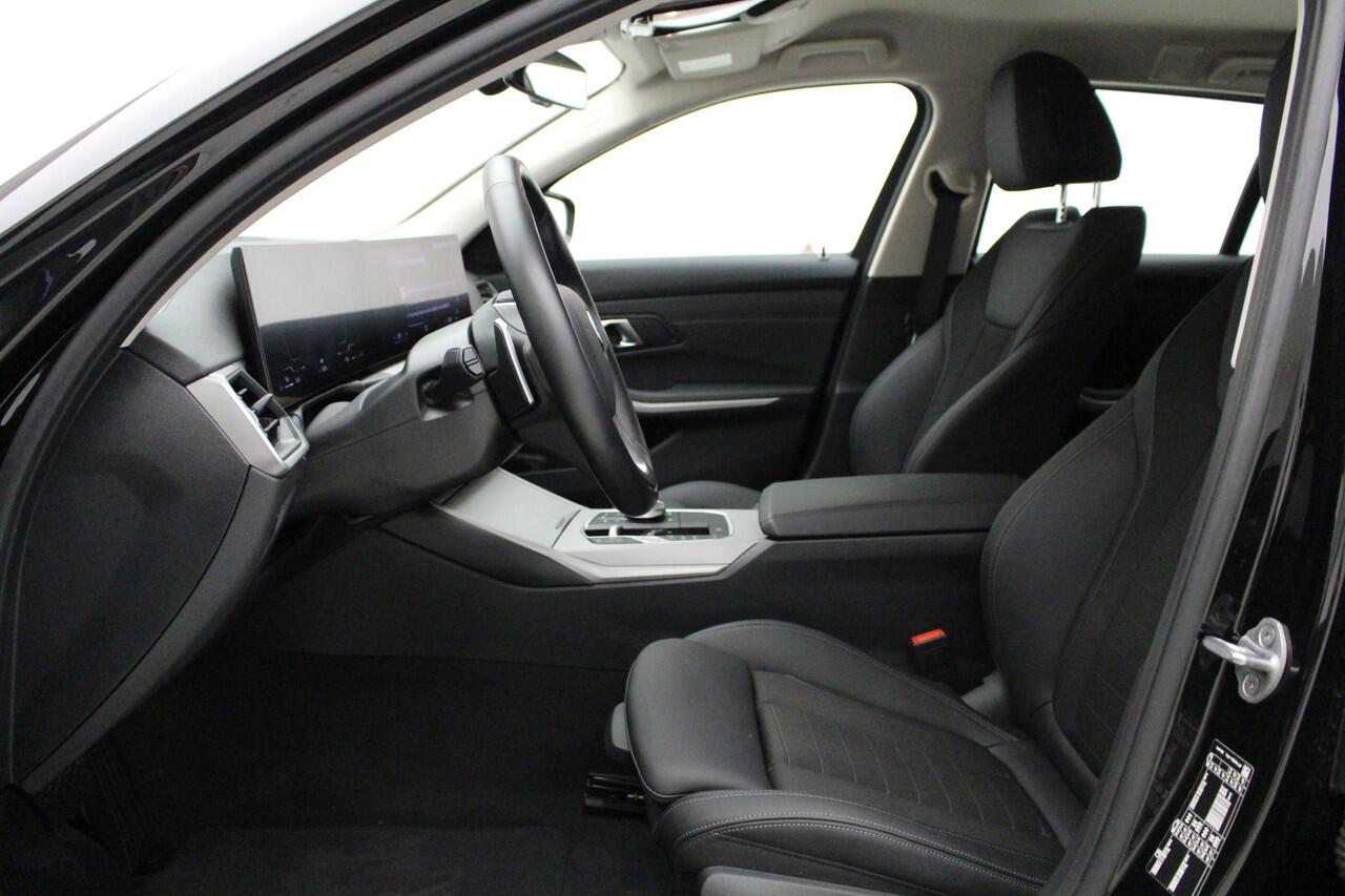 BMW 3-SERIE Touring 320d | Elek. Trekhaak | Standkachel | Driving Assistant Professional | 18" M-sport | Zwarte nieren Elek. Verst. Sportstoelen met Memory | Camera