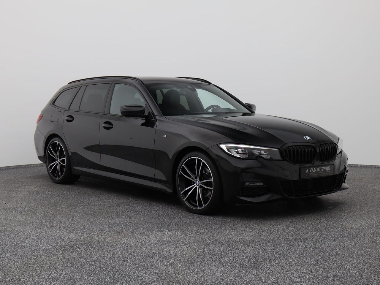 BMW 3-SERIE Touring 318i Automaat M-Sport | CAMERA | CARPLAY | STOELVERWARMING