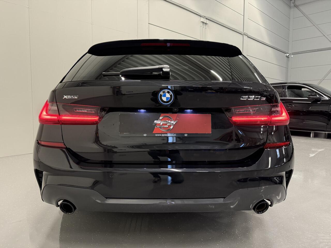 BMW 3-SERIE Touring 330e xDrive M-Sport PANO/LASER/360CAMERA/ADAPTIVE M-ONDERSTEL/ACC/LEER-ALCANTARA/19"BREEDSET/KEYLESS/SHADOW-LINE/NET OH BEURT GEHAD BIJ BMW DEALER