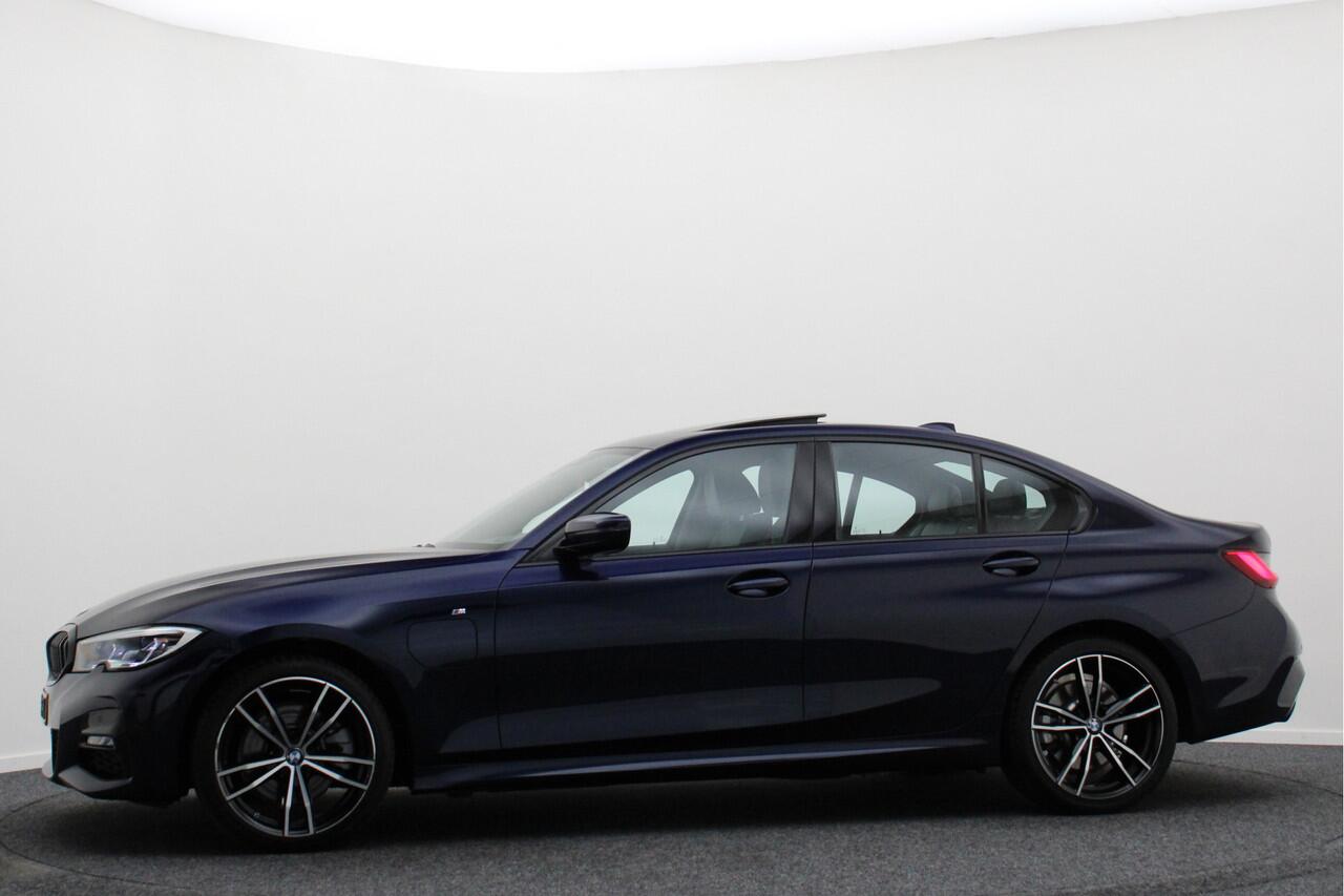 BMW 3-SERIE 320e Business Edition Plus M Sport Laser LED, Leer, Schuif-/kanteldak, Apple Carplay, Trekhaak elektr., 19"