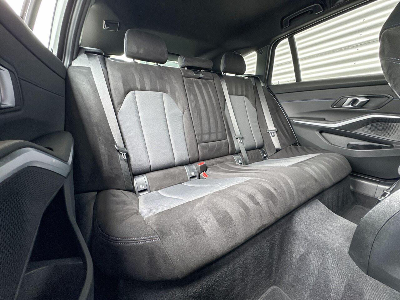 BMW 3-SERIE Touring 330i xDrive / Selections