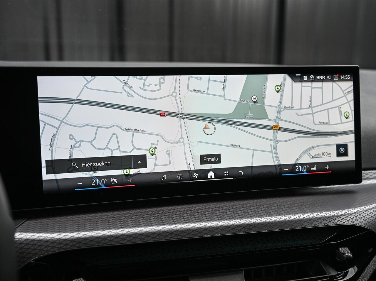 BMW 3-SERIE Touring 330e xDrive M-SPORT | FACELIFT | ACCU 19,5 kWh | ACTIVE CRUISE | HIFI AUDIO | CAMERA | FULL-LED | STUUR- EN STOELVERWARMING | EL. TREKHAAK