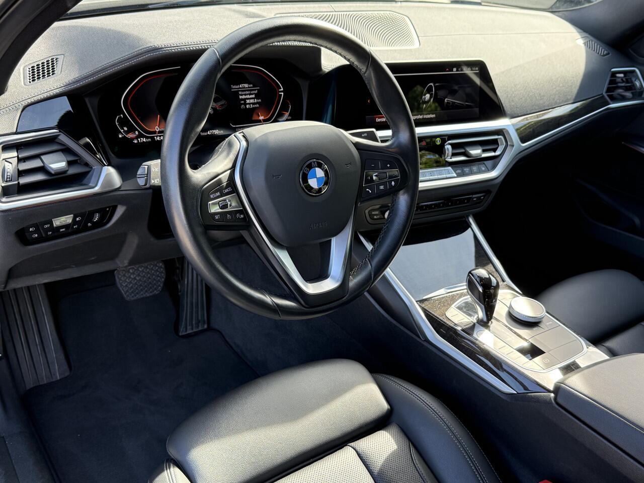 BMW 3-SERIE Sedan 318i | Business Ed. | Luxury Line | Camera | 18'' | Stoelverw. | HiFi
