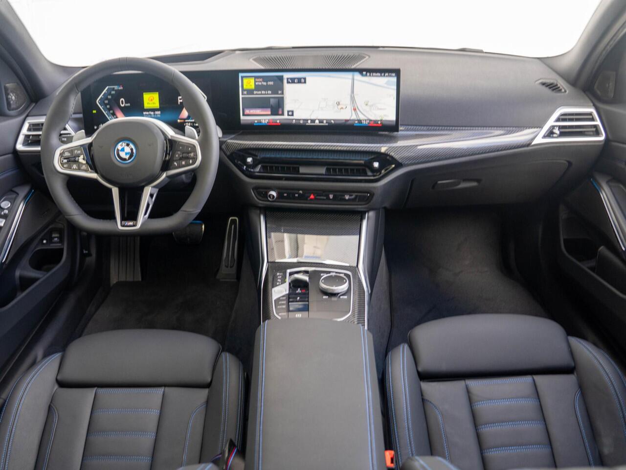 BMW 3-SERIE Touring 330e | M Sportpakket Pro | Innovation Pack | Verwarmd Stuurwiel | Comfort Access | Panoramadak | Stoelverwarming | Harman Kardon | Trekhaak