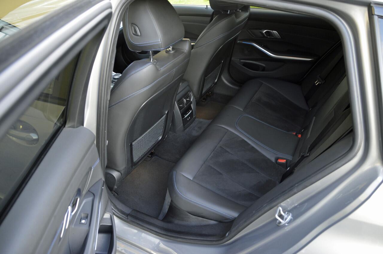 BMW 3-SERIE 330e Touring M-Sport