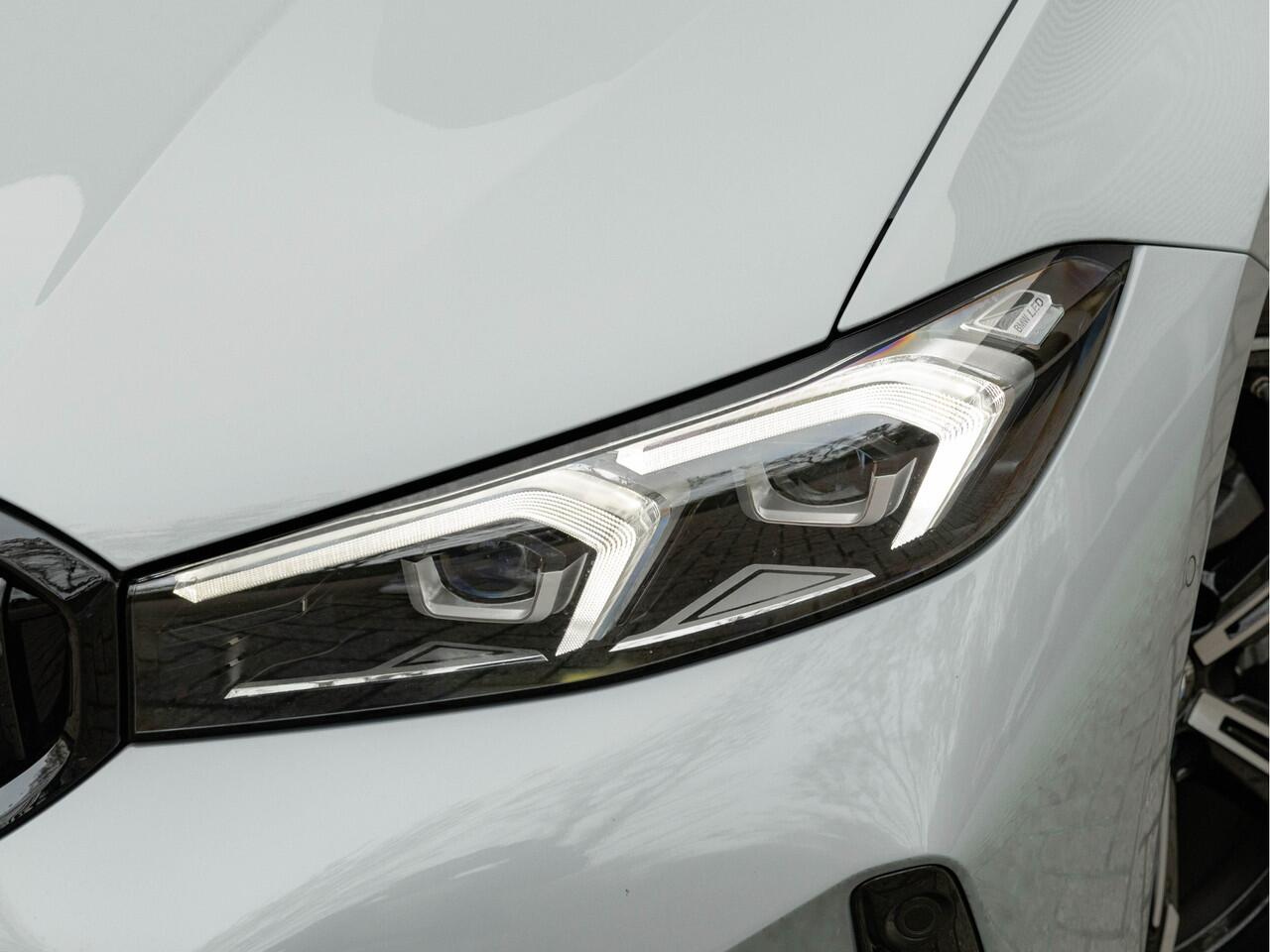 BMW 3-SERIE 320i M-Sport - Active Cruise Control - Stoelverwarming - Camera - Hifi