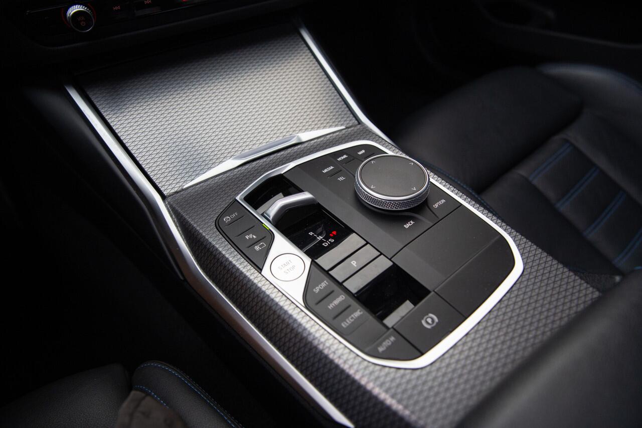 BMW 3-SERIE Touring 330e xDrive , Super sportstoelen, Panoramadak, Adap. cruise,