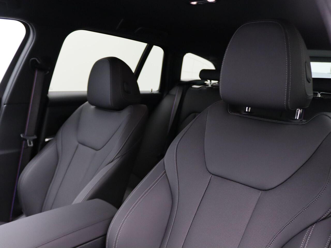 BMW 3-SERIE Touring 330e SPORTPAKKET PRO | Trekhaak | PDC | HIFI | Widescreen Display | 18"