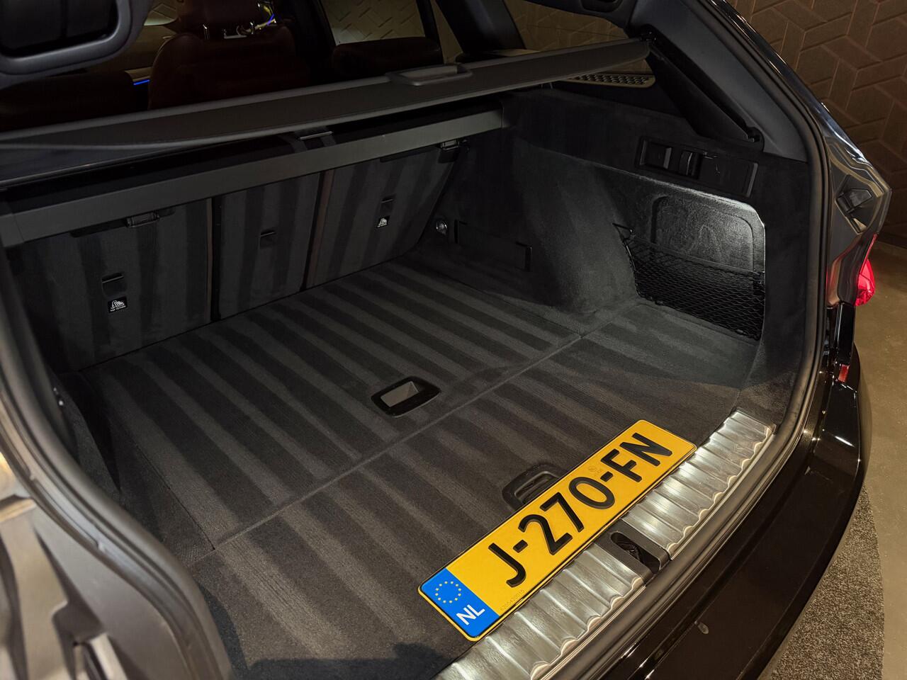 BMW 3-SERIE Touring 320i High Exe Ed | M-sport | Camera