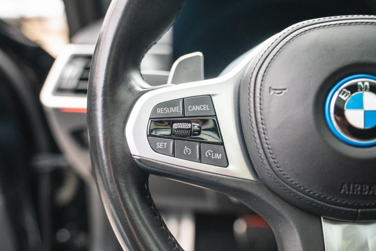 BMW 3-SERIE 330e M SPORT,CURVED DISPLAY, PANO HARMEN KARDON