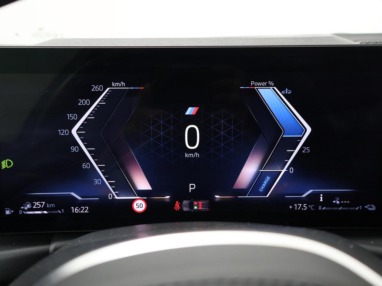 BMW 3-SERIE Touring 330e | SoH 93% | Trekhaak, el. wegkl. | Panoramadak | Harman Kardon | 19" M-Sportwielen