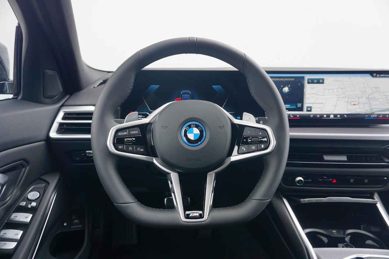BMW 3-SERIE Touring 330e M Sportpakket 19'' / Comfort Access / Trekhaak / HiFi System