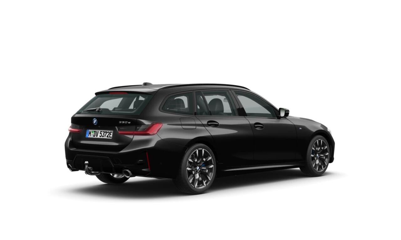 BMW 3-SERIE Touring | 19 Inch | M-Sportpakket | Innovation Pack | Comfort Pack | Panoramadak | Trekhaak 330e