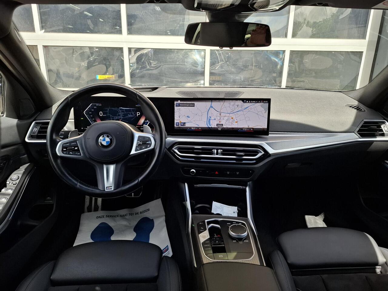 BMW 3-SERIE Touring 330i 245 PK M- Full opties