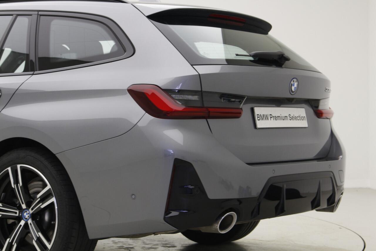 BMW 3-SERIE Touring 330e M-Sport | 2024 | Hifi | Camera | Curved Display | 18" | Nu voor 42.895,-