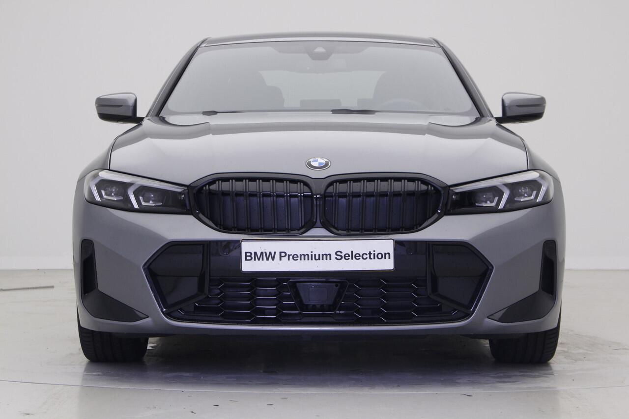 BMW 3-SERIE 320i M-Sport Pro | Active Cruise Controle | Elektrisch verstelbare stoelen | Nu voor 49.895,-