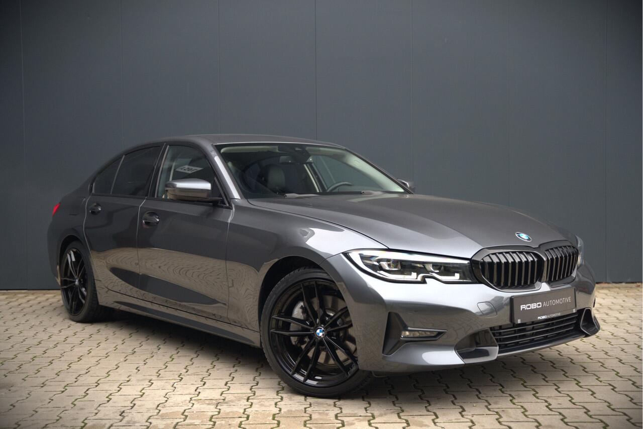 BMW 3-SERIE 330e eDrive Edition Sportline | Stoelverwarming | Cruise Control | Leer | Camera | Keyless | Apple Carplay | Ambiance Verlichting | HIFI | Parkeersensoren | Navigatie | NAP | Sport