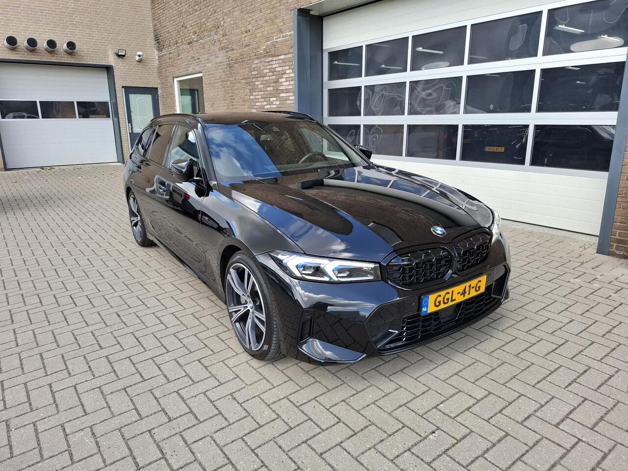 BMW 3-SERIE Touring 330i 245 PK M- Full opties