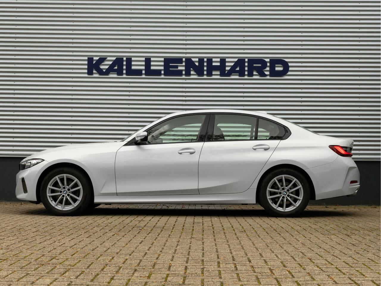 BMW 3-SERIE 320d - Sportstoelen - Trekhaak - 1-Hand - Navigatie - Bluetooth