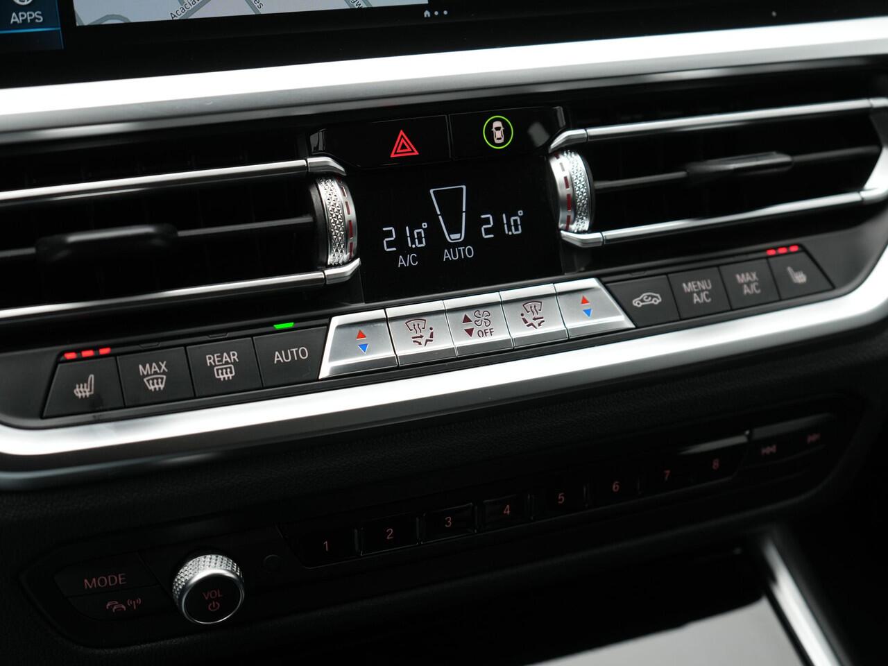 BMW 3-SERIE Touring 330e Sportline Plug In Hybrid 293pk Dealer O.H PHEV | Adaptive Cruise | Apple Carplay | Lederen Sportstoelen Verwarmd | Blis | Lane Assist | Front Assist | Navigatie | Virtual | DAB |