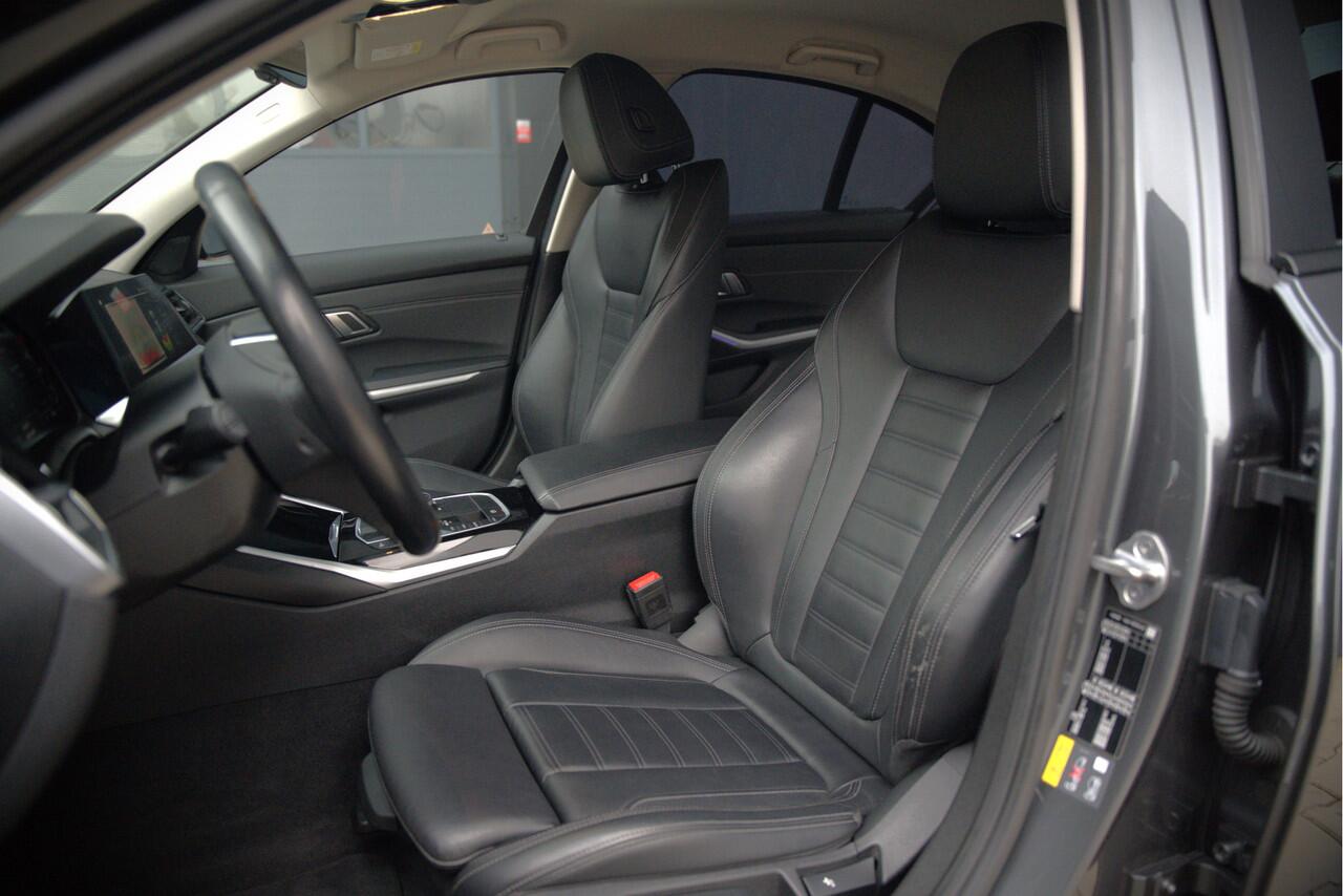 BMW 3-SERIE 330e eDrive Edition Sportline | Stoelverwarming | Cruise Control | Leer | Camera | Keyless | Apple Carplay | Ambiance Verlichting | HIFI | Parkeersensoren | Navigatie | NAP | Sport