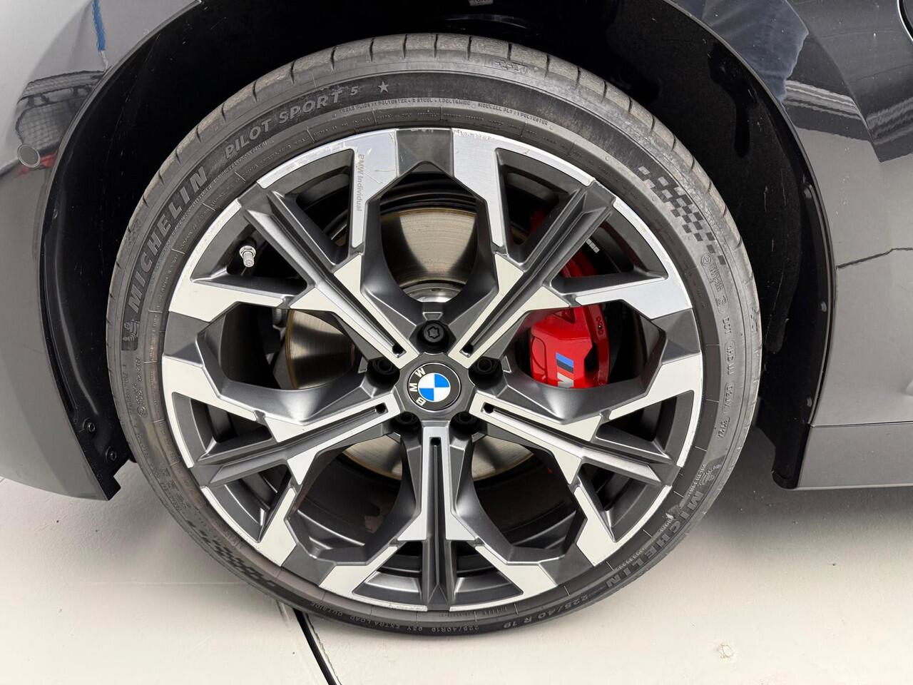 BMW 3-SERIE Touring 330e xDrive | M-Sportpakket | LED | Leder | Navigatie | Schuifdak | trekhaak | Stoelverwarming | DAB | Alu 19 inch