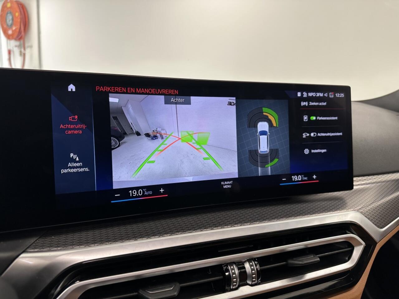 BMW 3-SERIE 330e xDrive M-Sport | Cognac bekleding | Panoramadak | Head-up-D