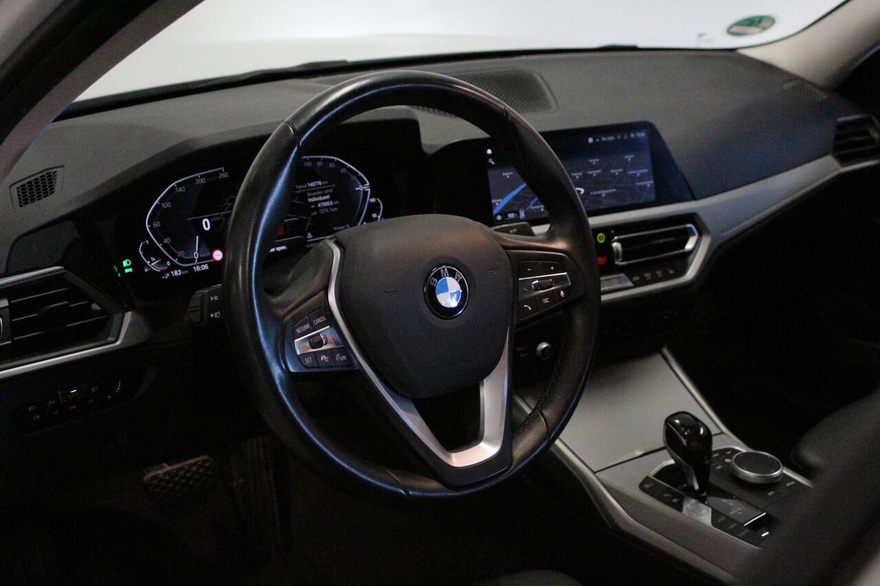 BMW 3-SERIE 330e eDrive Edition | STOEL-VERW | LED | PDC-V/A | CLIMA | DAB-RADIO | NAVIGATIE | ACC | 17'LMV |