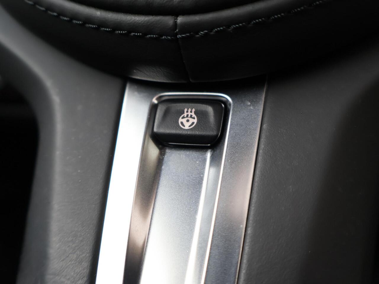 BMW 3-SERIE Touring 330e | SoH 93% | Trekhaak, el. wegkl. | Panoramadak | Harman Kardon | 19" M-Sportwielen