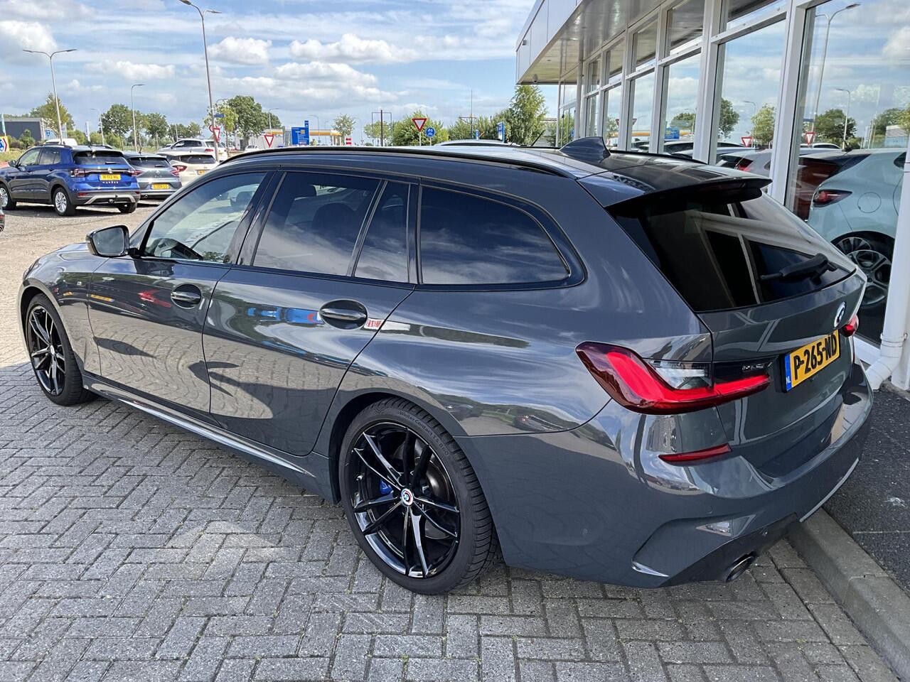 BMW 3-SERIE Touring 318i 2.0 M Sport Individual Dravitgrau 50 Jahre