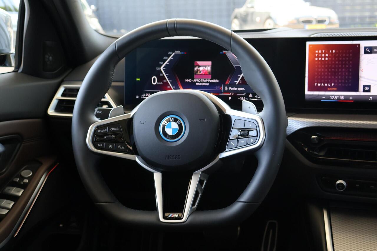 BMW 3-SERIE Touring 330e | M Sportpakket | Innovation Pack | Comfort Pack | Ekris Selection