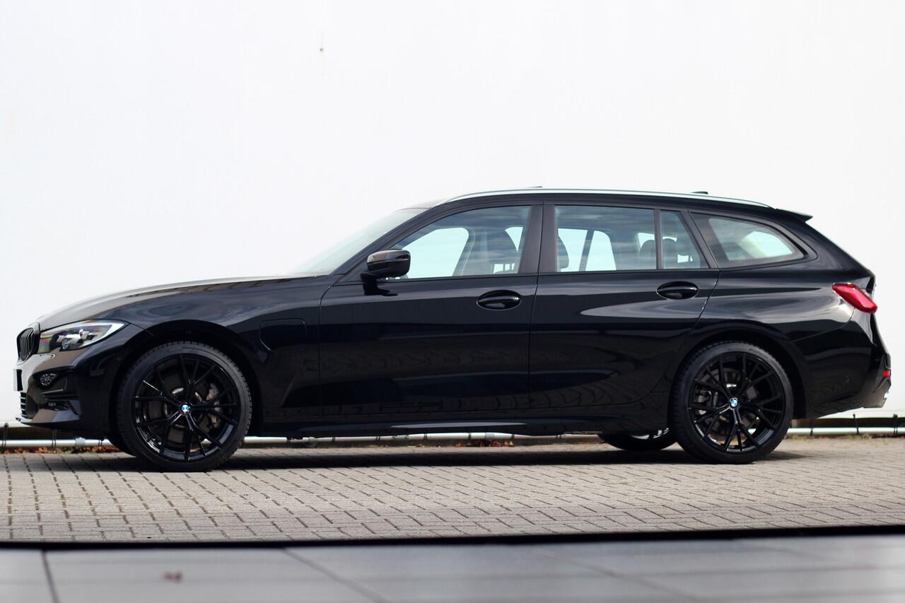BMW 3-SERIE Touring 330e xDrive | Pano | Trekhaak | Camera