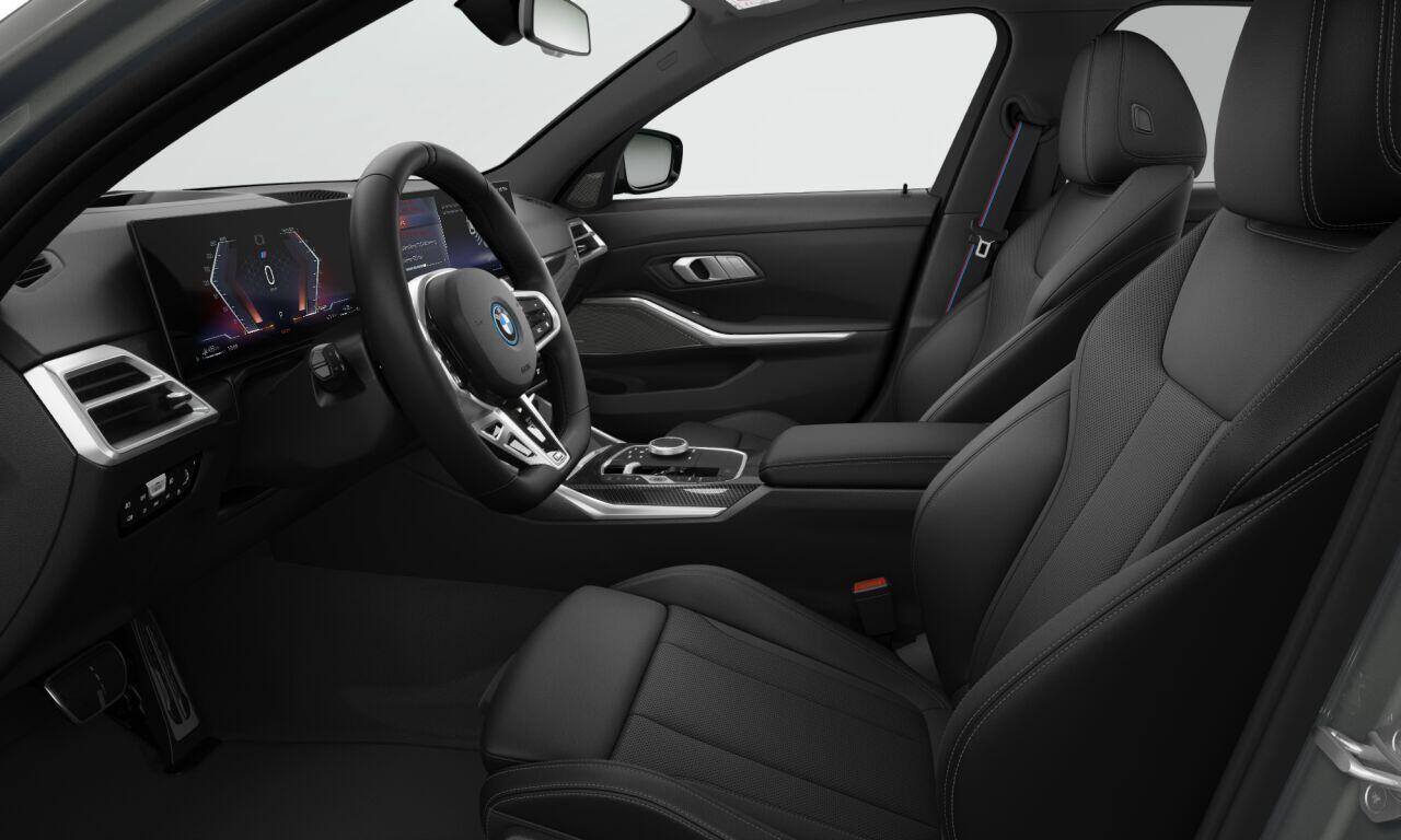 BMW 3-SERIE 330e | 19 Inch | M-Sportpakket Pro | Innovation Pack | Comfort Pack | Panoramadak