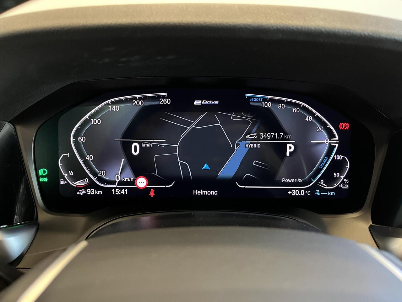 BMW 3-SERIE Touring 320e Sportline Aut-8 Panoramadak Head Up Display Laser Licht Adaptive Cruise Trekhaak Leder Navi Parkeer Sensoren