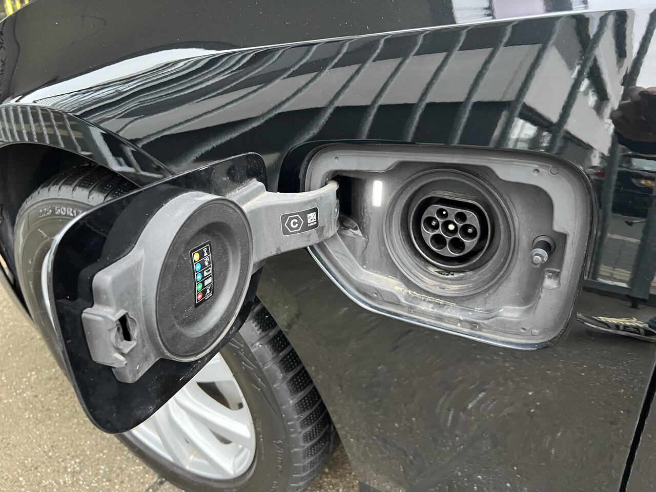 BMW 3-SERIE Touring Hybride 330e | AUTOMAAT | CARPLAY/ANDROID | CAMERA | NAVI | CRUISE CONTROL | CLIMATE CONTROL | PDC V+A | LMV | STOELVERWARMING | ELEKTR. ACHTERKLEP | LICHT+REGEN SENSOR | LED | BLUETOOTH