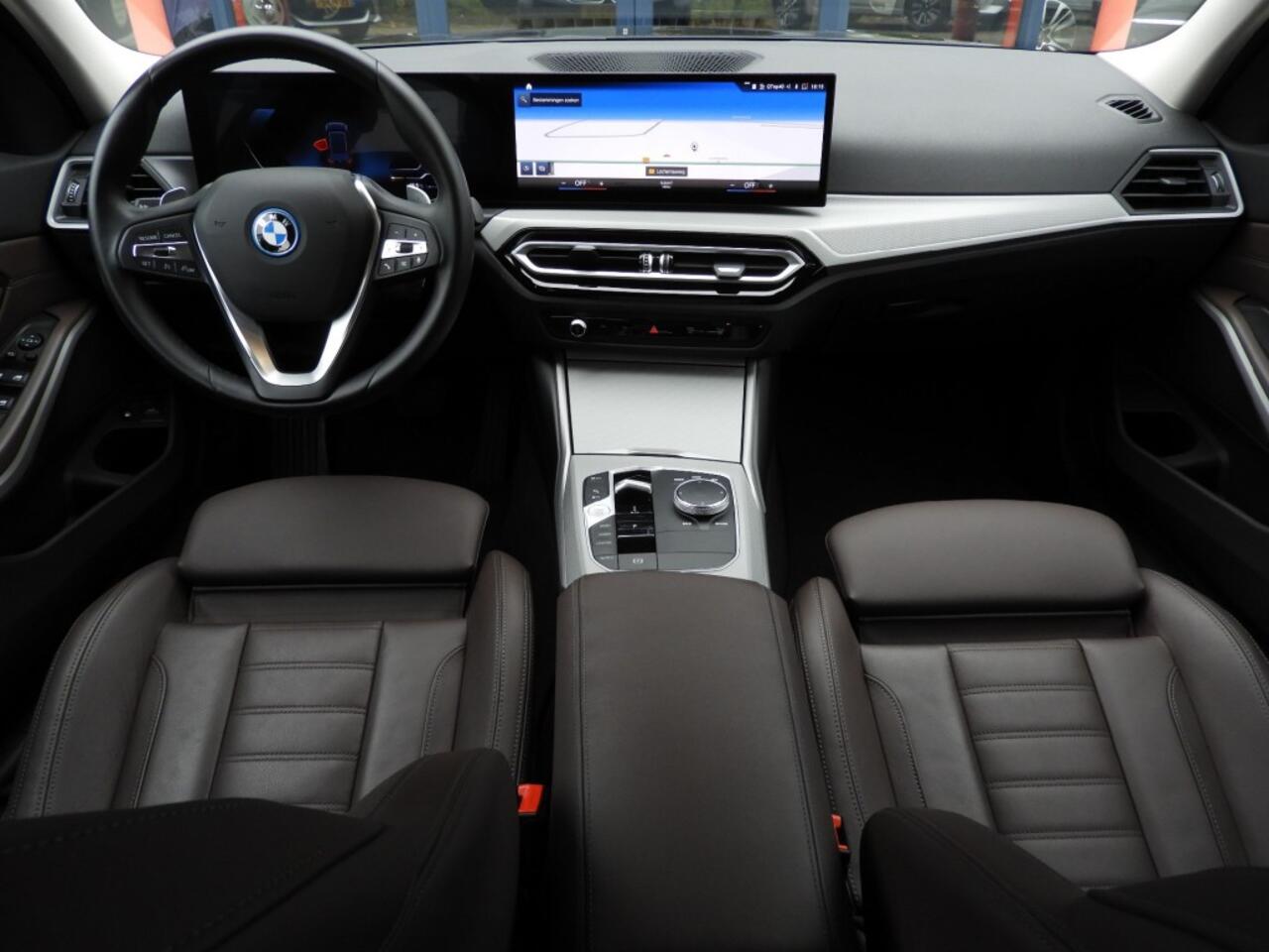 BMW 3-SERIE 320E PLUG-IN HYBRID WIDESCREEN NIEUW MODEL