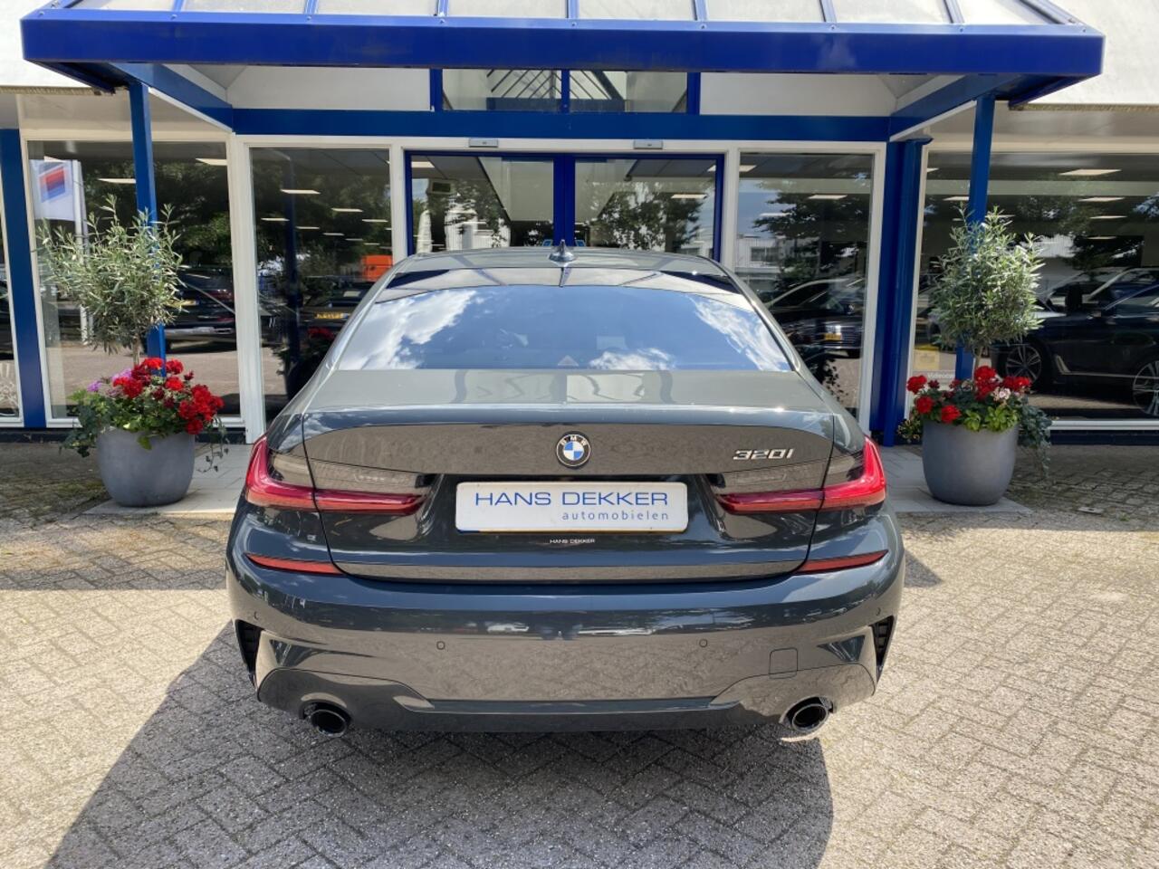BMW 3-SERIE 320i Business Ed.