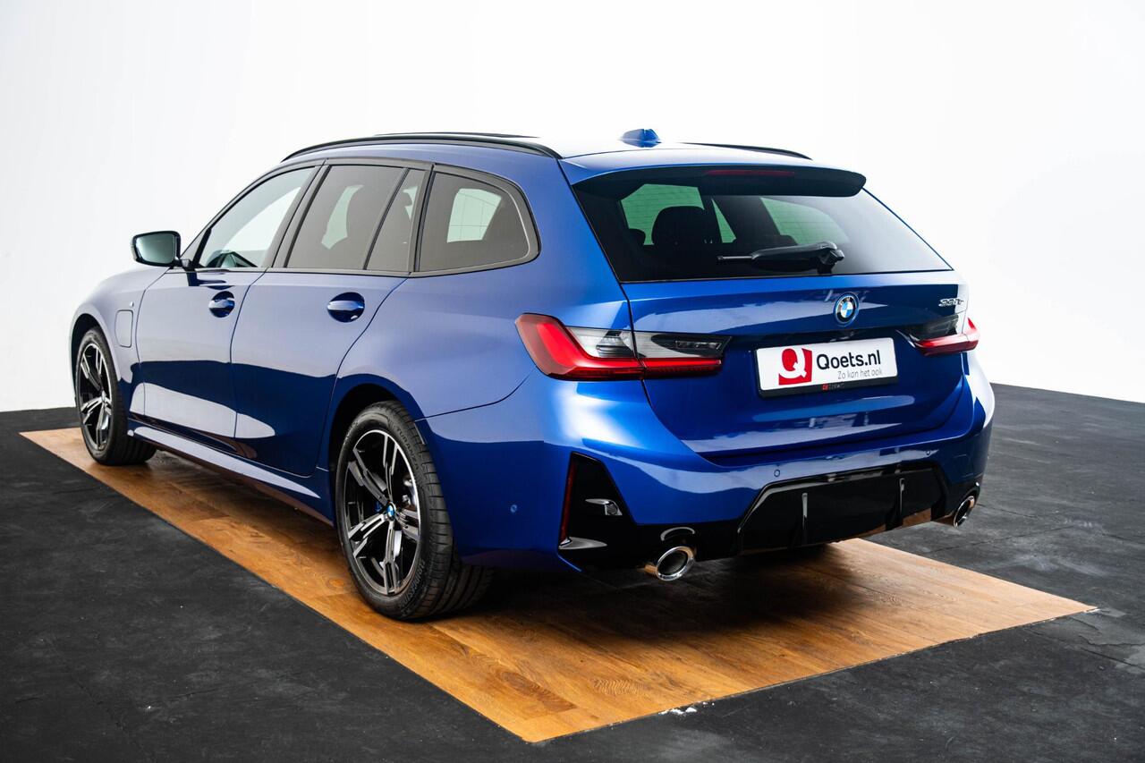 BMW 3-SERIE Touring 330e Long Range - M Sport - Trekhaak - Panoramadak - Elektrisch verstelbare/verwarmde stoelen - Parking/Driving Assistant - Harman Kardon - Getinte ruiten - Comfort Access - Ambiance verlichting -