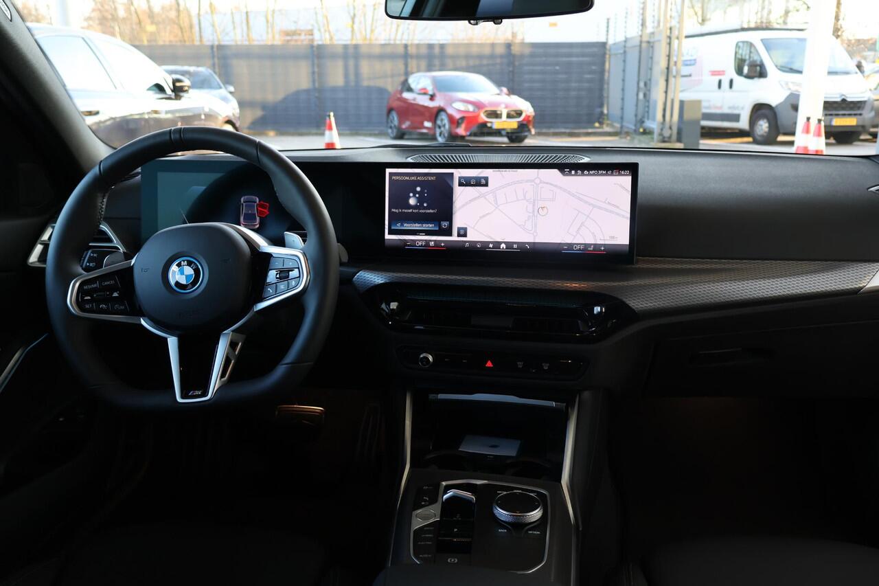 BMW 3-SERIE 330e Sedan | M Sportpakket Pro | Comfort Pack