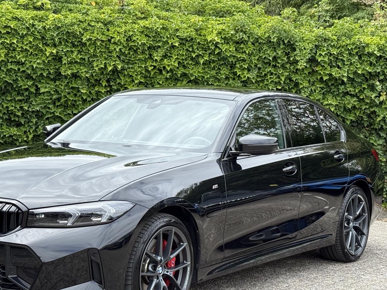 BMW 3-SERIE 320e | M-Sport Pro | 19'' M-Performance | M Adaptief onderstel | BSI - 3jr - 40.000 km