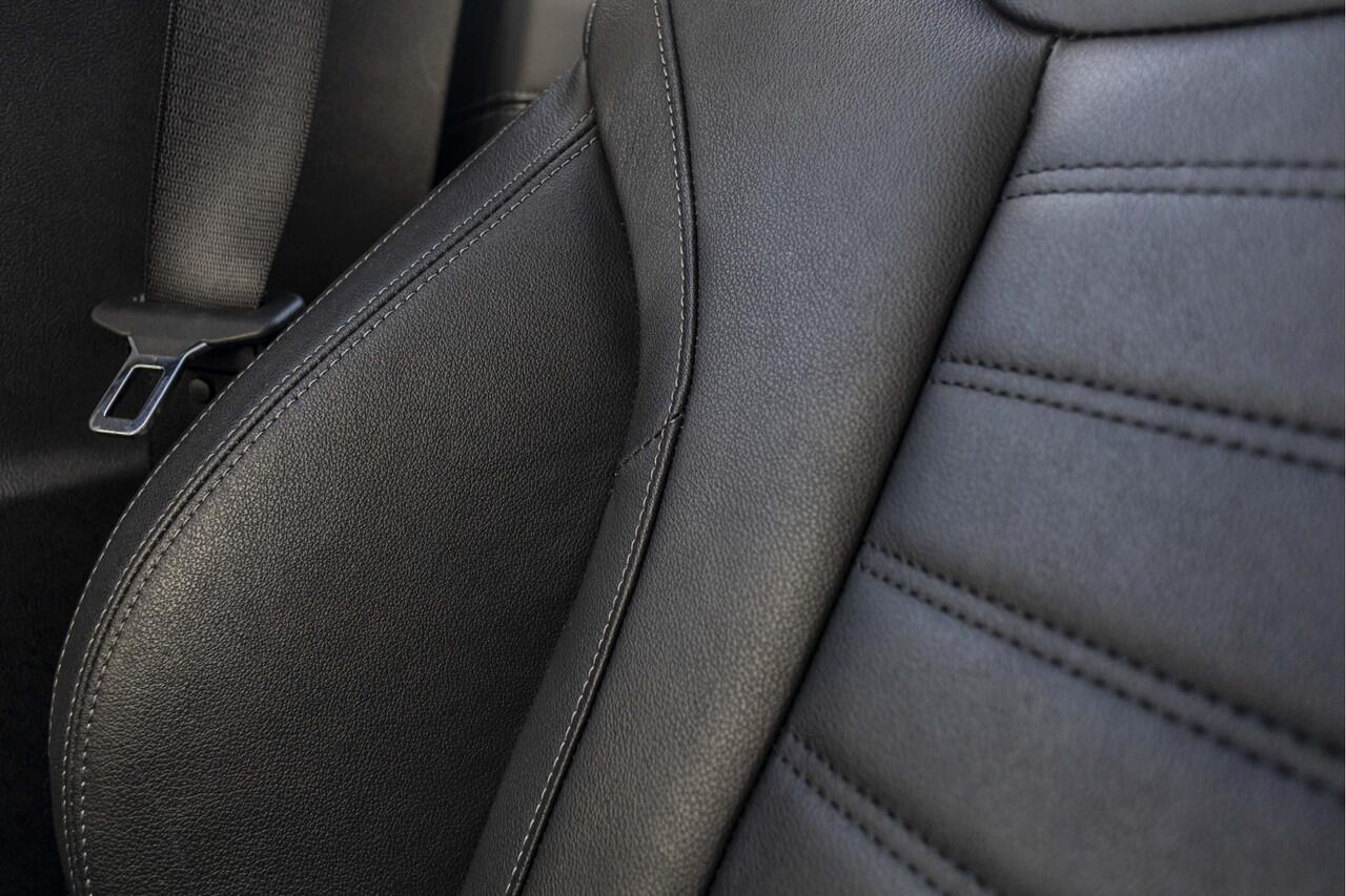 BMW 3-SERIE Touring 320e Business Edition Plus | Leder | Camera