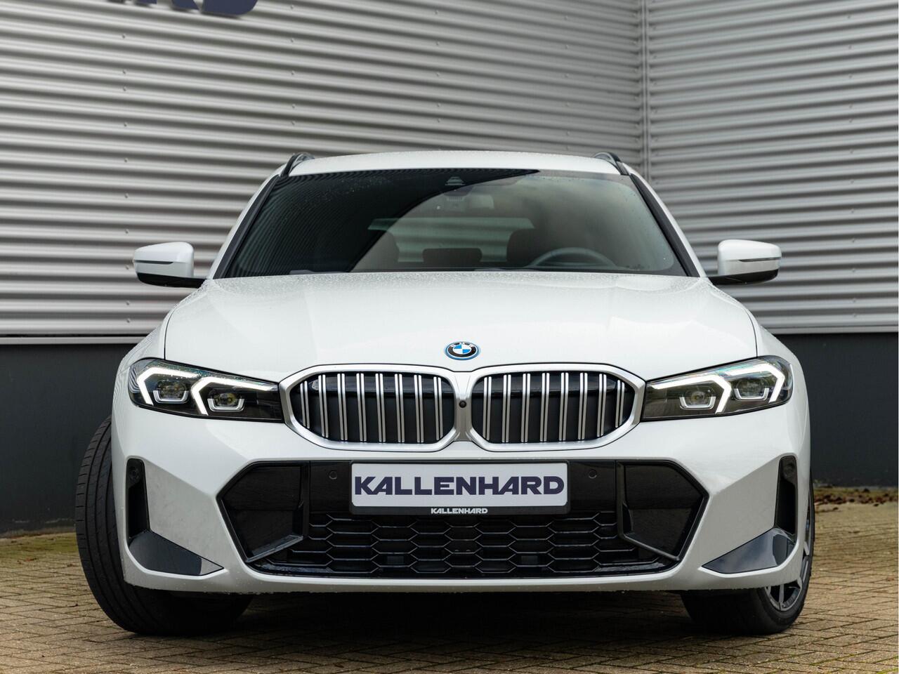 BMW 3-SERIE Touring 330e xDrive - M-Sport - LCI 2 - Memoryzetel - Head-up - Driving + Parking Ass