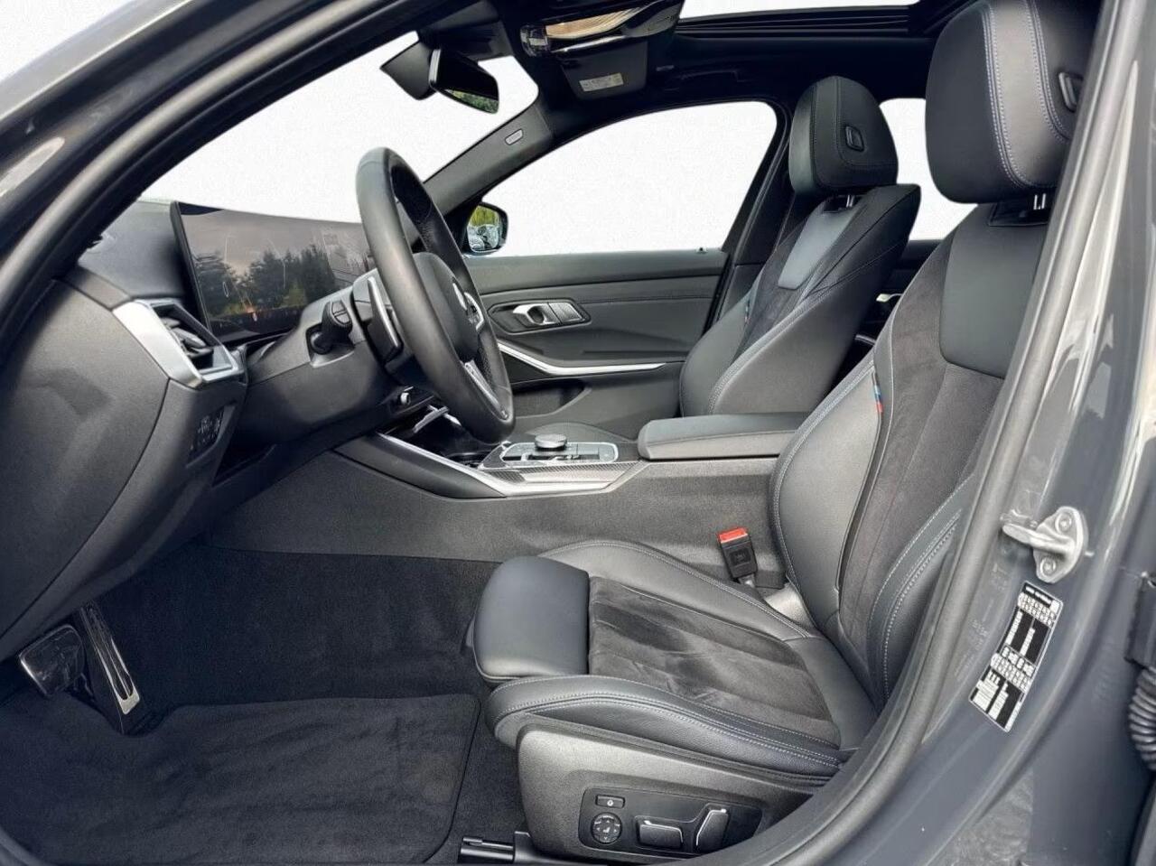 BMW 3-SERIE 330iA M-SPORT Pro ** LED, LC Prof, SCHUIF/KANTEL, ACC, 19-inch LMV, HuD, TREKH ** ¤ 23.650,= onder NP - 1e EIG - UNFALLFREI ** ** INFORMEER OOK NAAR ONZE AANTREKKELIJKE FINANCIAL-LEASE TARIEVEN **