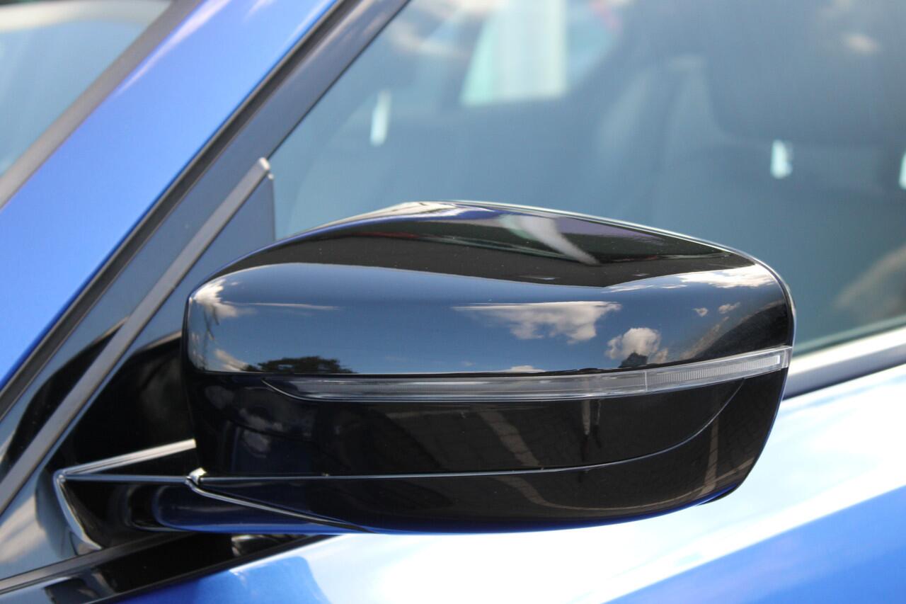 BMW 3-SERIE 330i High Executive M Sport Automaat / Schuif-Kanteldak / Sportstoelen / Achteruitrijcamera / Laserlight / Comfort Access / Head-Up / Harman Kardon / Gesture Control